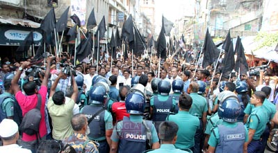 খুলনায় বিএনপির মিছিলে পুলিশের বাধা