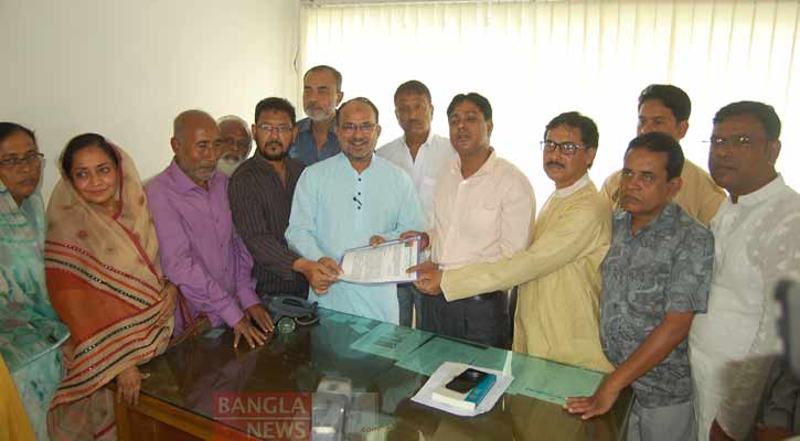 ইভিএম বাতিলের দাবিতে খুলনা বিএনপির স্মারকলিপি