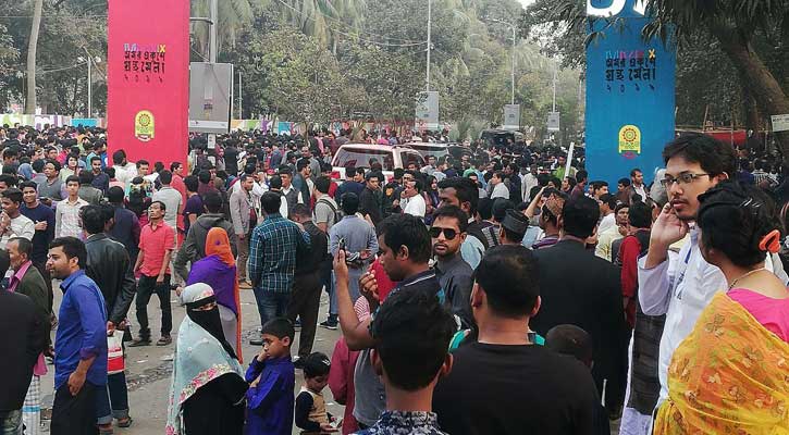 প্রধানমন্ত্রীর উদ্বোধনের পর উন্মুক্ত গ্রন্থমেলা