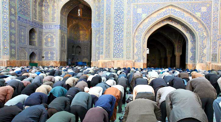 নামাজের রাকাত ধরতে দৌঁড়ানো উচিত নয়