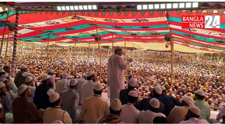 আখেরি মোনাজাতে শেষ হলো চরমোনাইয়ের মাহফিল