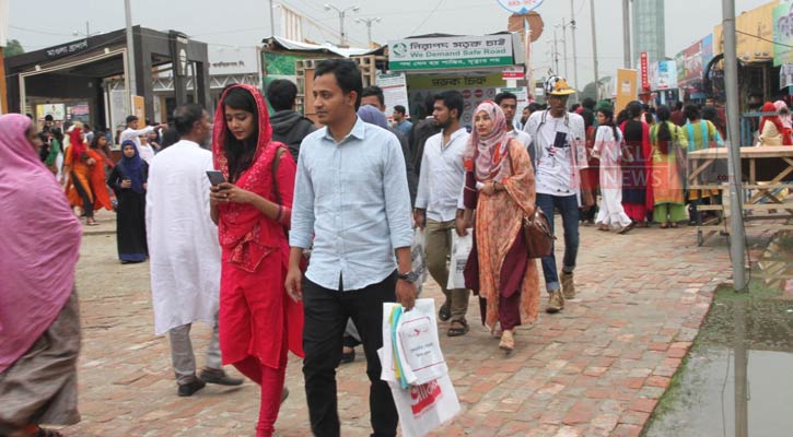 বাড়ছে না বইমেলার সময়