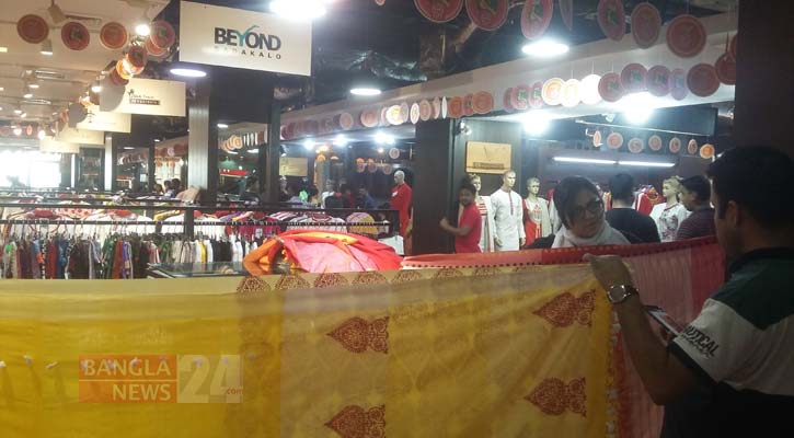 বসুন্ধরা সিটিতে জমেছে পহেলা বৈশাখের কেনাকাটা