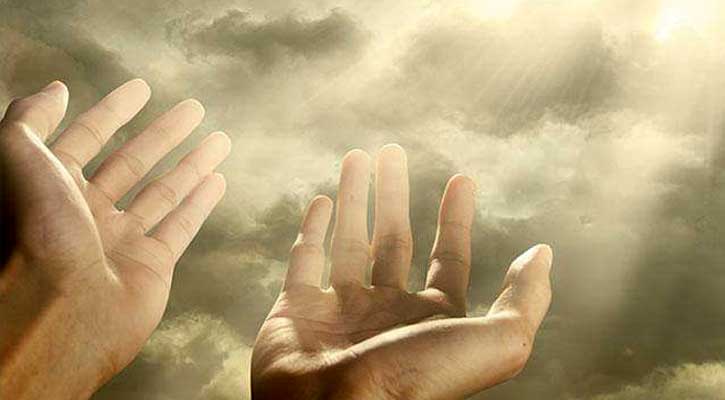 প্রচণ্ড তাপদাহে বৃষ্টি চেয়ে নামাজ-দোয়া