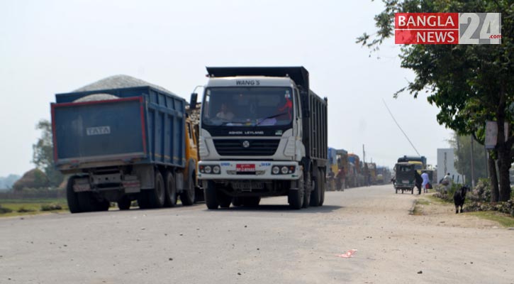 শুক্রবার থেকে পাথর-বালি লোড-আনলোড শুরু