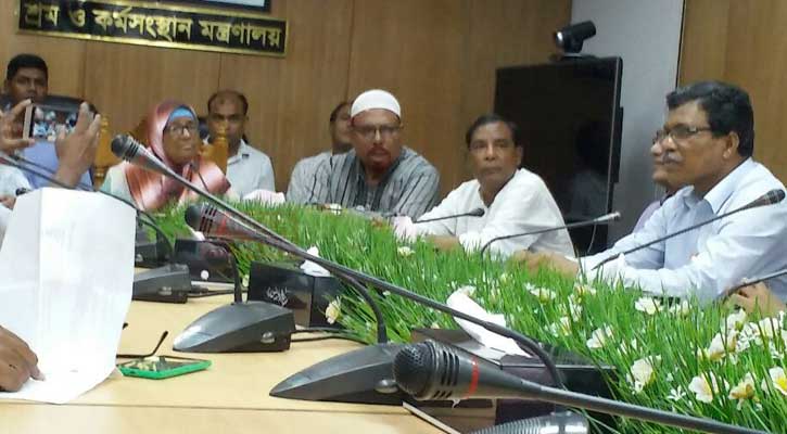 ঈদের ছুটির আগেই শ্রমিকদের বেতন-বোনাসের নির্দেশ