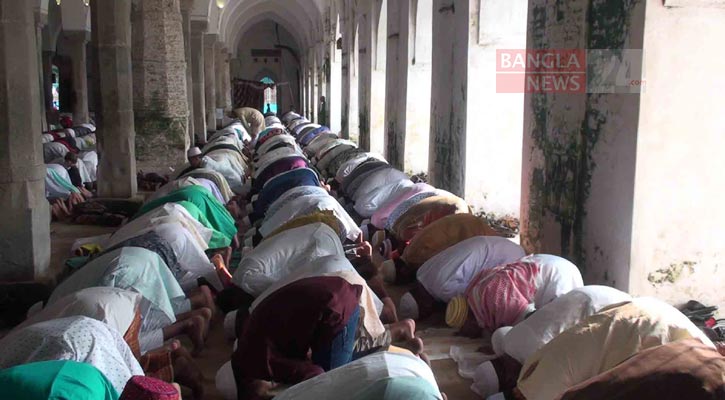 ষাটগম্বুজ মসজিদে ঈদের জামাত অনুষ্ঠিত