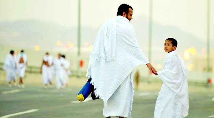 পিতার বদলি হজ সন্তানদের আদায় করতে হবে?