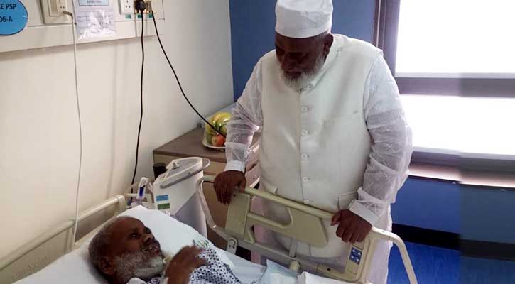 মক্কায় অসুস্থ হাজিদের পাশে ধর্ম প্রতিমন্ত্রী