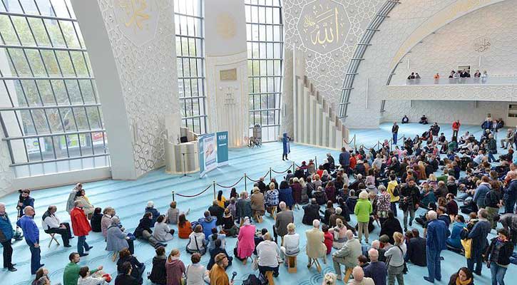 জার্মানির ১ হাজার মসজিদে লক্ষাধিক অমুসলিম দর্শনার্থী