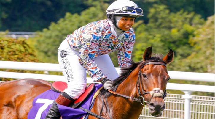 ব্রিটেনে ১ম মেজর রেস জয়ী মুসলিম নারীকে নিয়ে ডকুমেন্টারি