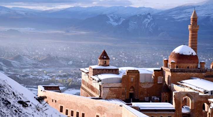 ওসমানি সাম্রাজ্যের ২৩৫ বছর পুরোনো ইসহাক পাশা প্রাসাদ