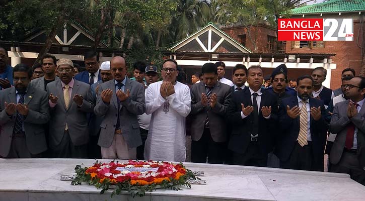 বঙ্গবন্ধুর সমাধিতে নব-নিযুক্ত ৯ বিচারপতির শ্রদ্ধা 