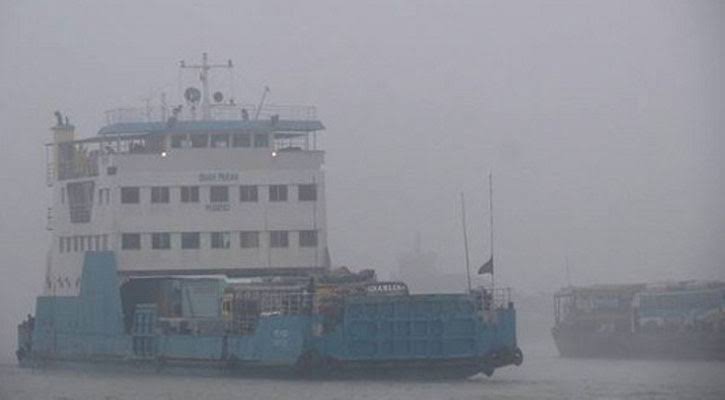 কাঁঠালবাড়ী-শিমুলিয়া নৌরুটে ফেরি চলাচল বন্ধ 