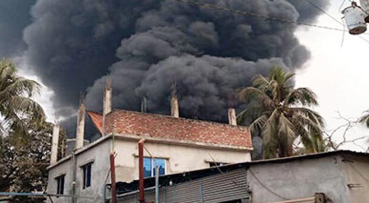 কেরানীগঞ্জে অগ্নিকাণ্ড: একই মালিকের ২ কারখানা সিলগালা