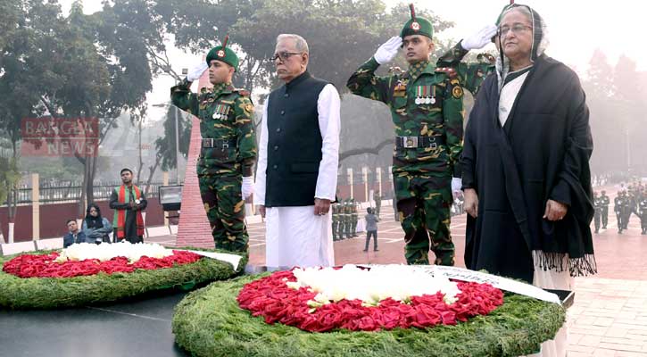 বুদ্ধিজীবী স্মৃতিসৌধে রাষ্ট্রপতি-প্রধানমন্ত্রীর শ্রদ্ধা