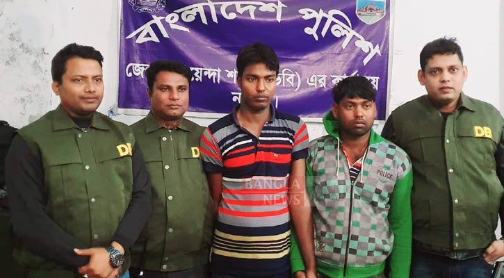 নিয়ামতপুরে ইয়াবাসহ ২ বিক্রেতা আটক