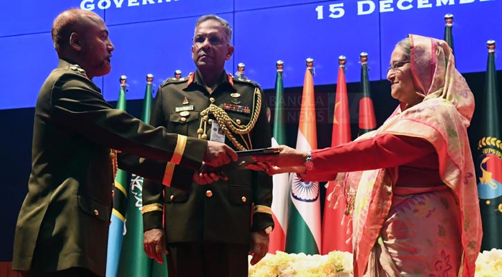 সশস্ত্র বাহিনীকে আরও শক্তিশালী করতে চাই: প্রধানমন্ত্রী