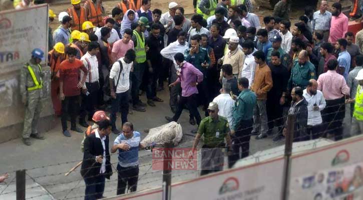 যাচ্ছিলেন ছেলের বাইকে, বাসের ধাক্কায় মা হারালেন প্রাণ