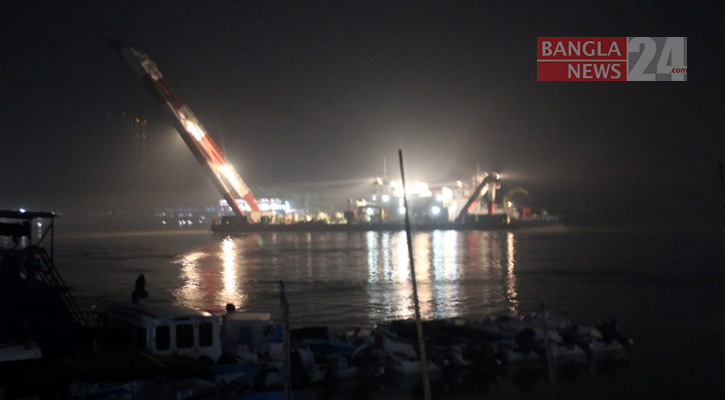 কীর্তনখোলায় ডুবে যাওয়া কার্গো সরানোর কার্যক্রম শুরু 