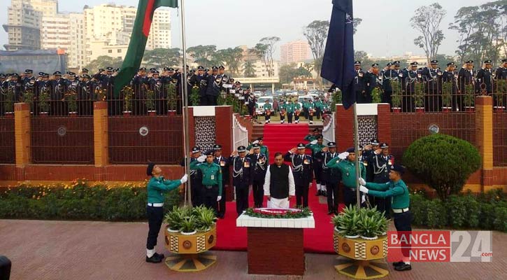শহীদ পুলিশ সদস্যদের প্রতি স্বরাষ্ট্রমন্ত্রী-আইজিপির শ্রদ্ধা