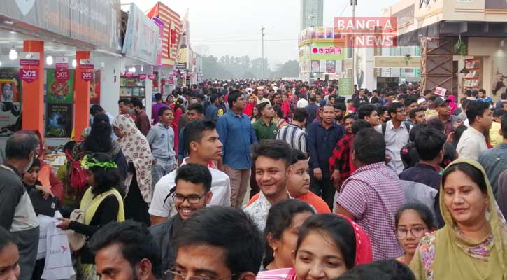 গ্রন্থমেলায় জনারণ্য