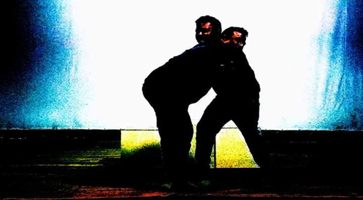 পশুবৃত্তিক আচরণের রূপ নিয়ে বুধবার মঞ্চস্থ হবে ‘মায়াচর’