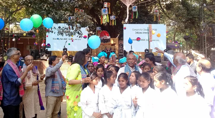 বকুলতলায় দিনব্যাপী বৈচিত্র্যের মেলা