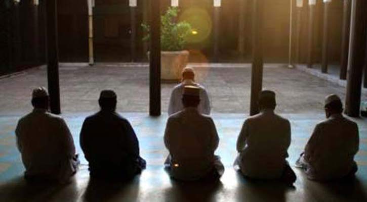টিভি অনুসরণ করে তারাবির নামাজ জায়েজ না: ইসলামিক ফাউন্ডেশন