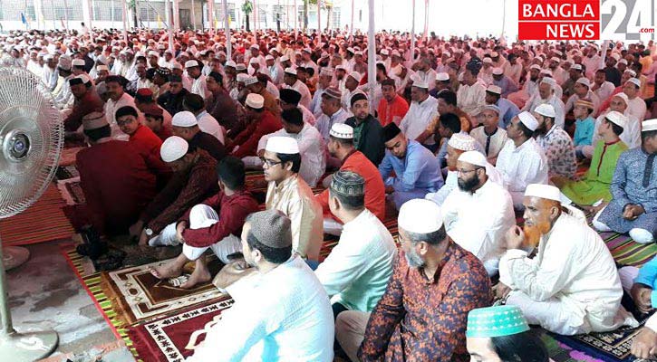 রাজধানীতে খোলা জায়গায় হচ্ছে না ঈদ জামাত