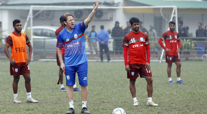 দলে থাকতে হলে ফুটবলারদের পরীক্ষা দিতে হবে: জেমি ডে