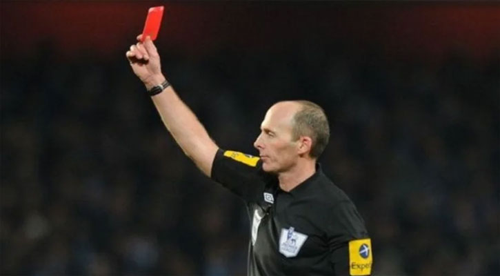 মাঠে ইচ্ছাকৃতভাবে কাশলেই দেখানো হবে লাল কার্ড 