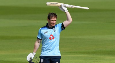 অধিনায়ক হিসেবে ছক্কার রেকর্ডে ধোনিকে পেছনে ফেললেন মরগান