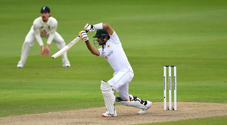 বড় সংগ্রহের লক্ষ্যে দ্বিতীয় দিন শুরু করবেন বাবর-শান