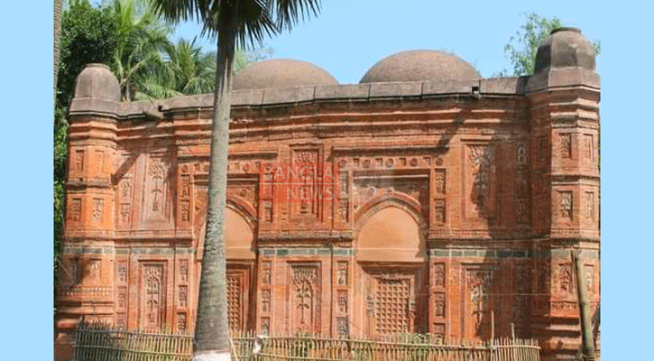 সংস্কারের অভাবে ধুঁকছে ‘বাঘার শাহী মসজিদ’