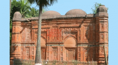 সংস্কারের অভাবে ধুঁকছে ‘বাঘার শাহী মসজিদ’