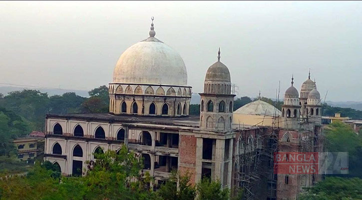 একসঙ্গে ১৭ হাজার মুসল্লি নামাজ পড়তে পারবেন ইবির মসজিদে