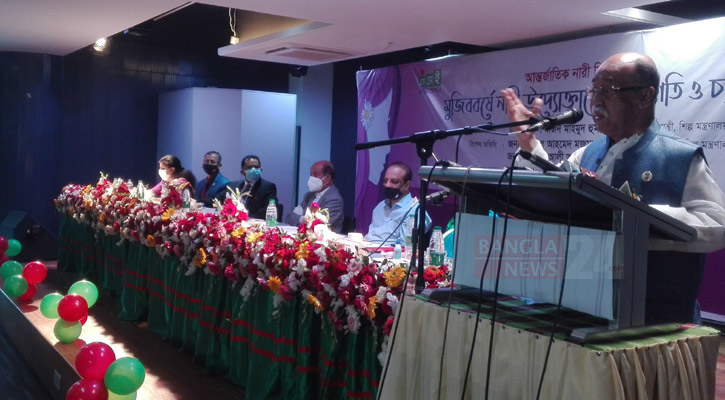 ‘যারা টাকা লুট করে দেশে বিনিয়োগ করছে, তারা দেশপ্রেমিক চোর’