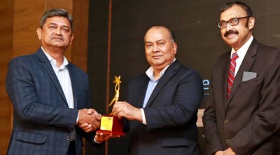 আর্থিক খাতের আইকনিক কোম্পানির পুরস্কার পেলো বিকাশ