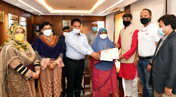 শ্রমিক কল্যাণ তহবিলে ১ কোটি ৮৯ লাখ টাকা দিলো রবি