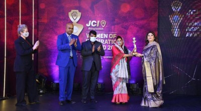 ওমেন অব ইন্সপিরেশন অ্যাওয়ার্ড পেলেন অ্যাড. নাহিদ সুলতানা