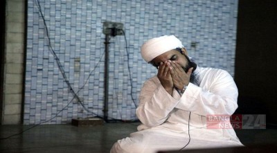 ধর্মীয় মর্যাদায় পবিত্র শবে বরাত পালিত হচ্ছে