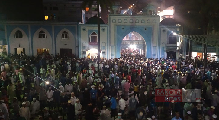 ভাগ্য রজনীতে সিলেটে মসজিদগুলোতে মুসল্লিদের ঢল