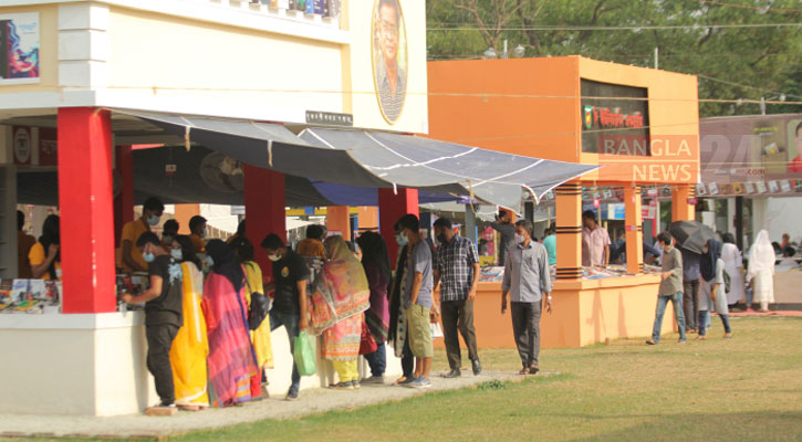 বইমেলা: যেন জ্বলতে না জ্বলতেই নিভছে প্রদীপ