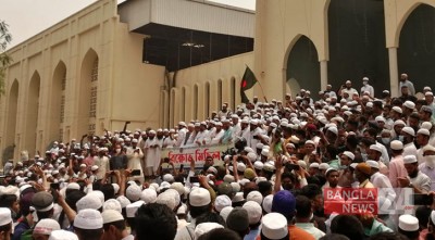 মসজিদে নামাজের আগে-পরে গণজমায়েত করা যাবে না