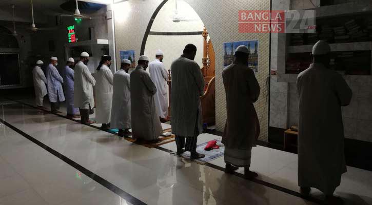 মসজিদে তারাবির নামাজে ২০ জনের বেশি নয়