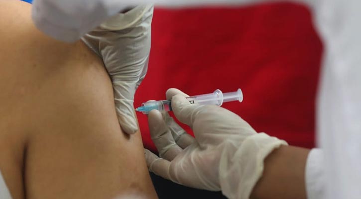 সোমবার থেকে ১ম ডোজ টিকা দেওয়া বন্ধ: স্বাস্থ্য অধিদপ্তর