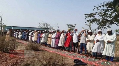 কল্যাণকর বৃষ্টি কামনায় শ্যামনগরে নামাজ আদায় 