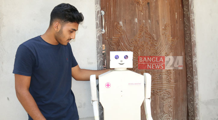 চিকিৎসকের সহায়ক হিসেবে কাজ করবে ‘রোবট’