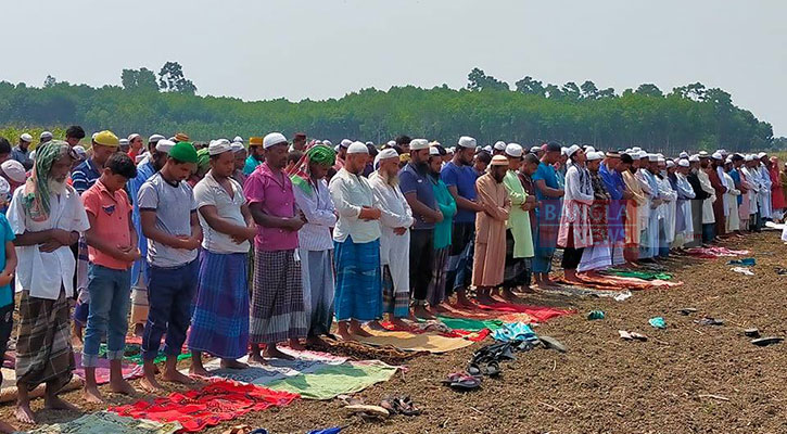 কুমারখালীতে বৃষ্টির জন্য নামাজ আদায়
